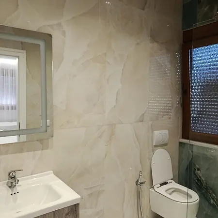 Hotel Rezidenca Pahumi 2 3*