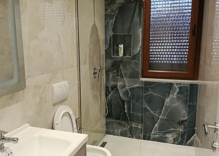 Ξενοδοχείο Rezidenca Pahumi 2